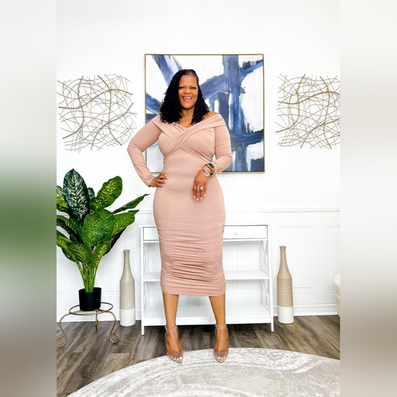 Gibiu Cross Body Rouched Dress - Picture 4 of 17